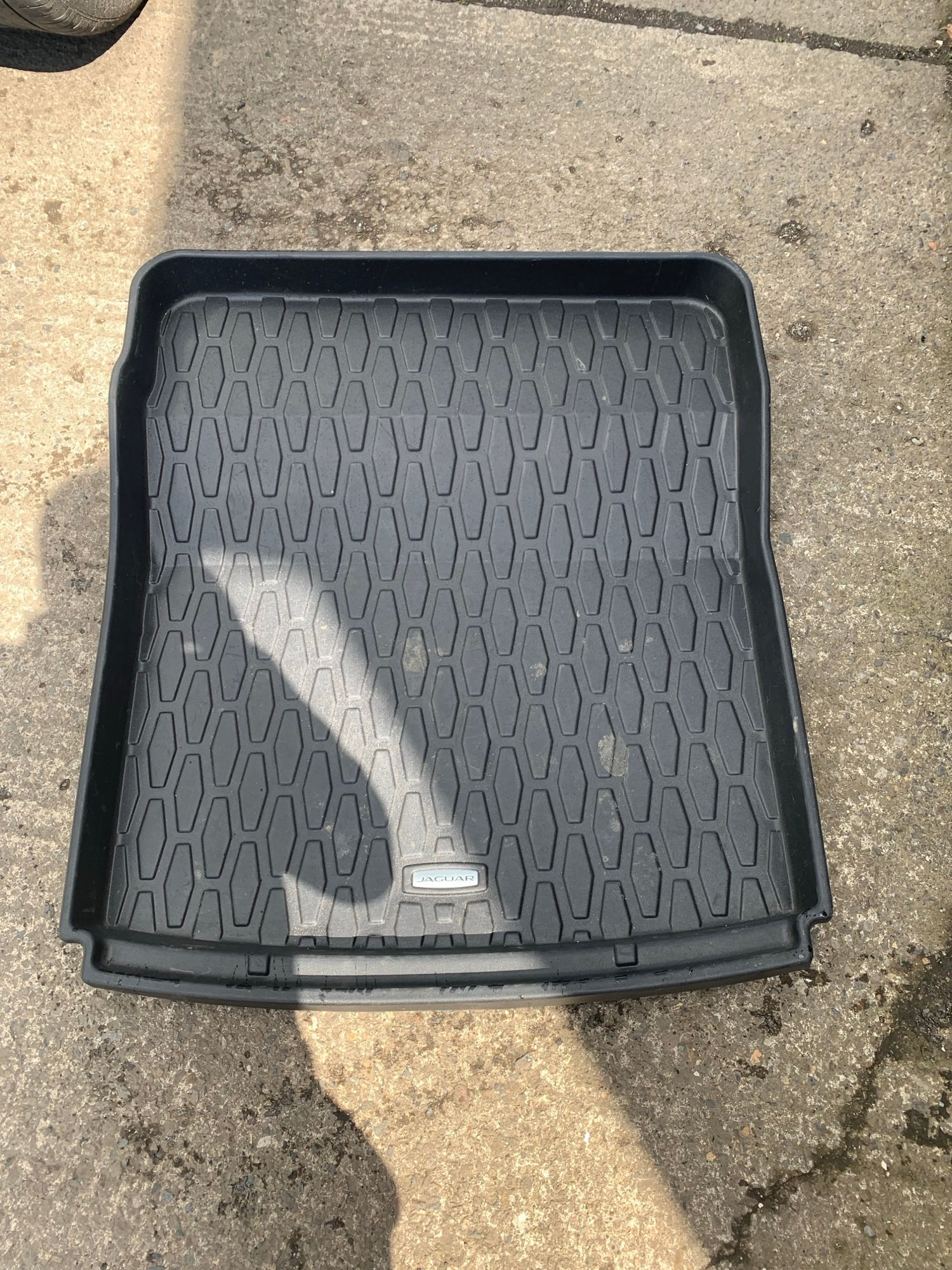 JAGUAR XE 2015-2019 BOOT MATT (CARS WITHOUT SPAREWHEEL KIT)