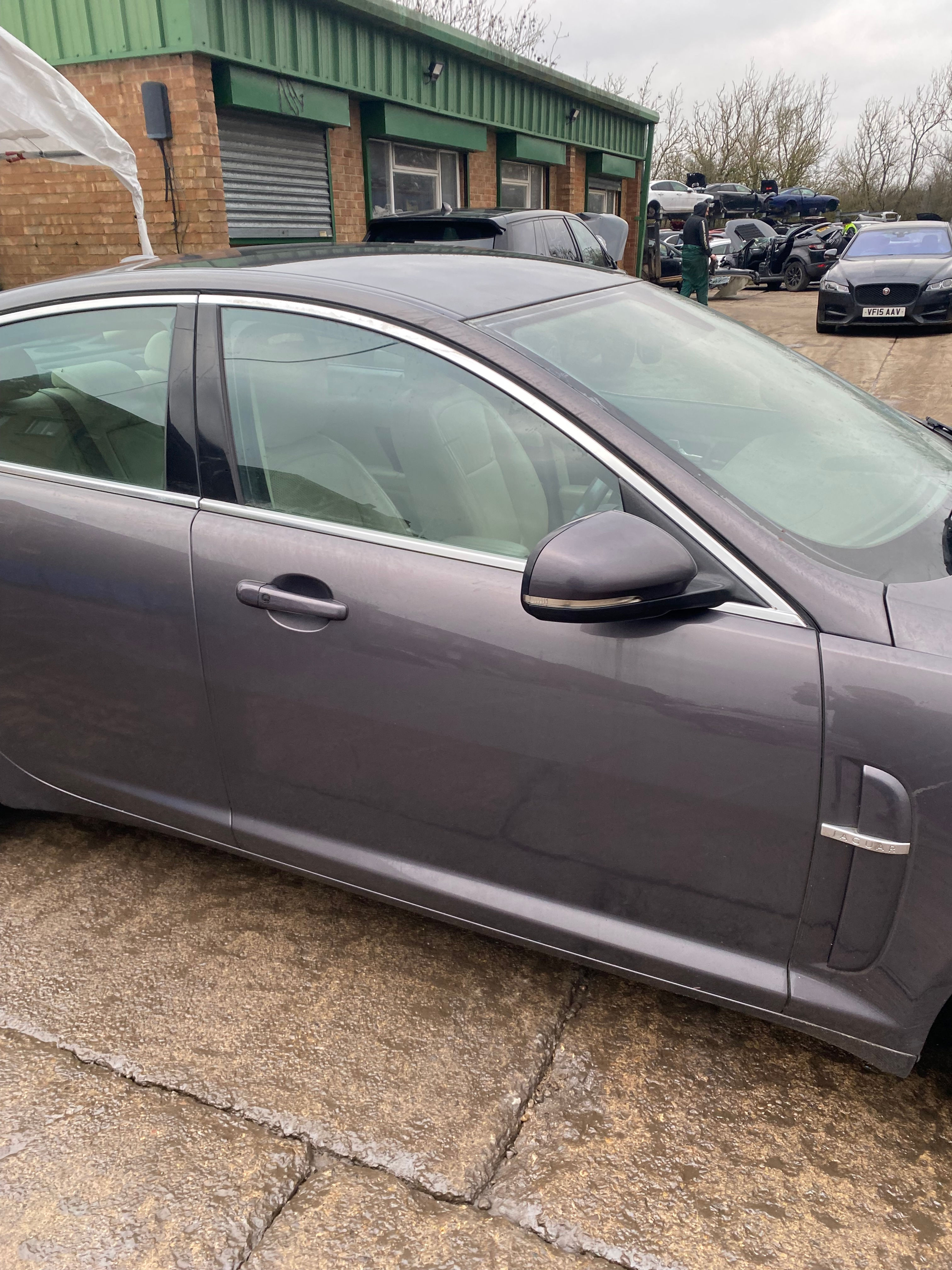 JAGUAR XF OSF/RHF DOOR (2008-2015) (PEARL GREY LMN) C2Z2060