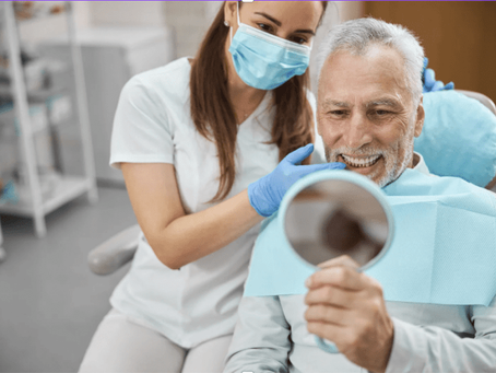 ZAHNIMPLANTAT ABLAUF: SO LÄUFT DIE IMPLANTATION BEIM ZAHNARZT AB