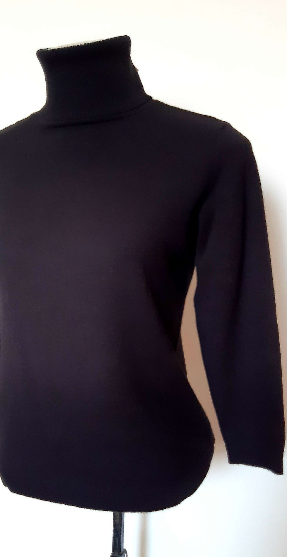 Miniatura: BLUSA GOLA ALTA VINTAGE SEM GÊNERO - P/M