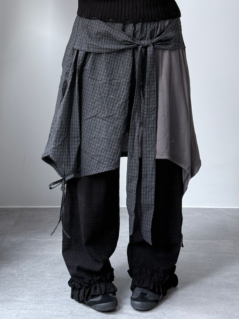 Thumbnail: Checkered Ruffle Cotton Pants