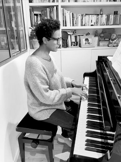amany-hatem-joue-du-piano-montpellier_ed
