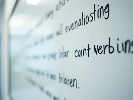 Say, Tell, Speak ou Talk: qual a diferença e quando usar?