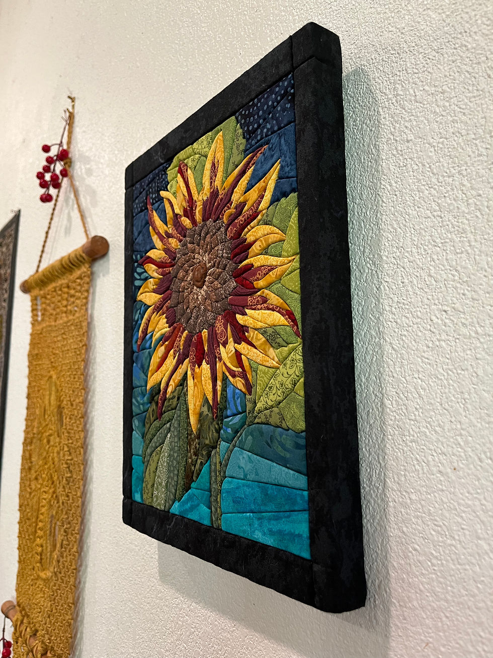 Thumbnail: Sunflower - Kinusaiga fabric art 