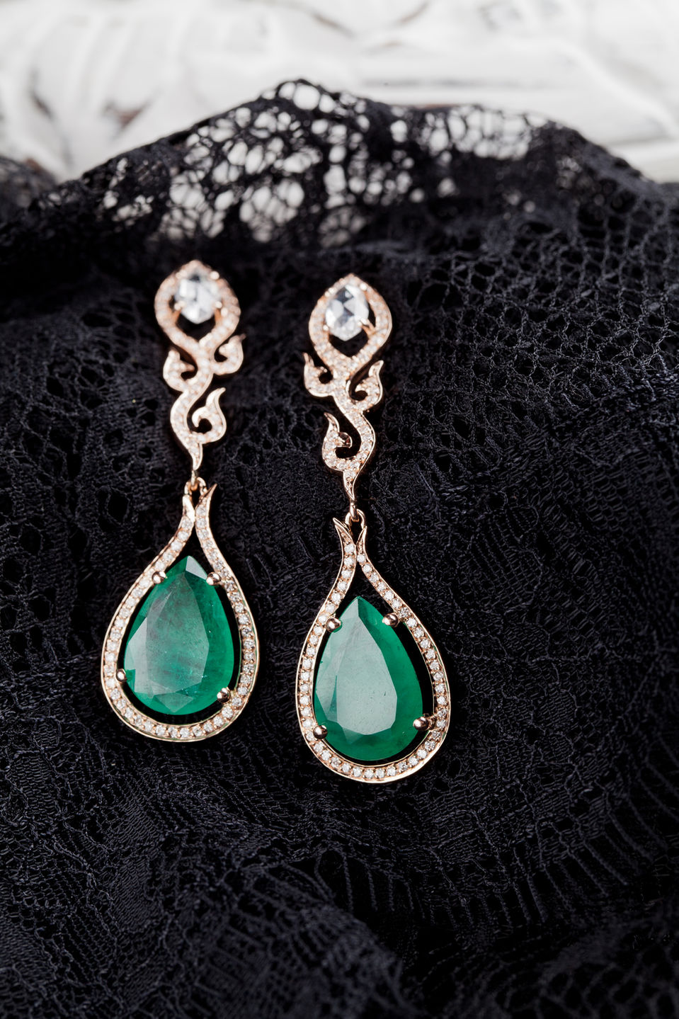Ottoman Style Emerald earrings with diamonds