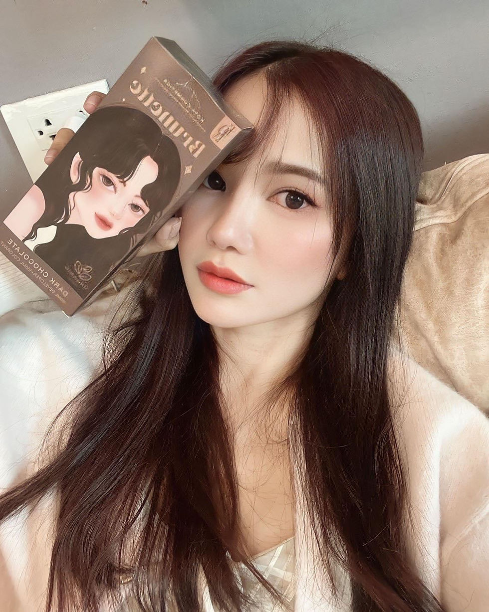 Thumbnail: Dark Chocolate Permanent Hair Dye 