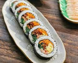 Gimbap (紫菜包饭 zǐ cài bāo fàn)