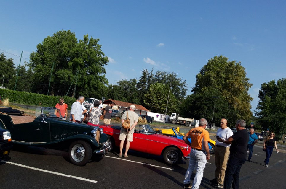 rassemblement-vehicules-anciens-hasparren-aout-2026 (35)