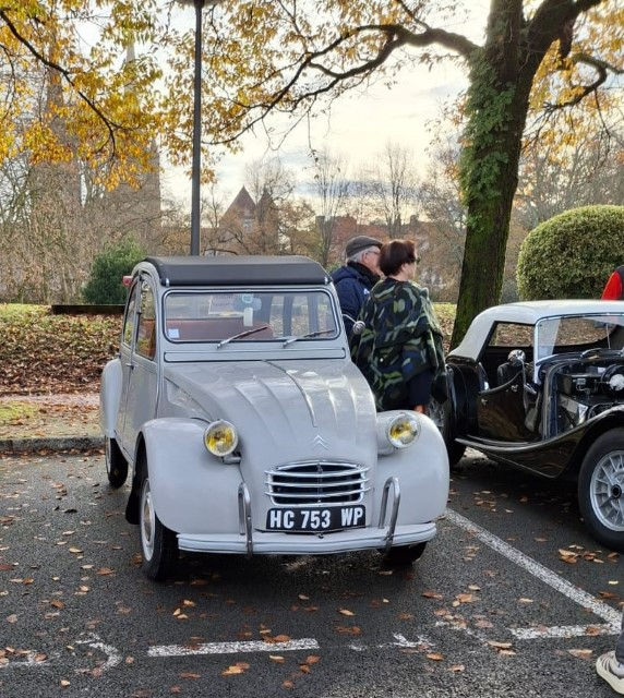 rassemblement-bayonne-noel-soupapesetpistons-2025 (17)