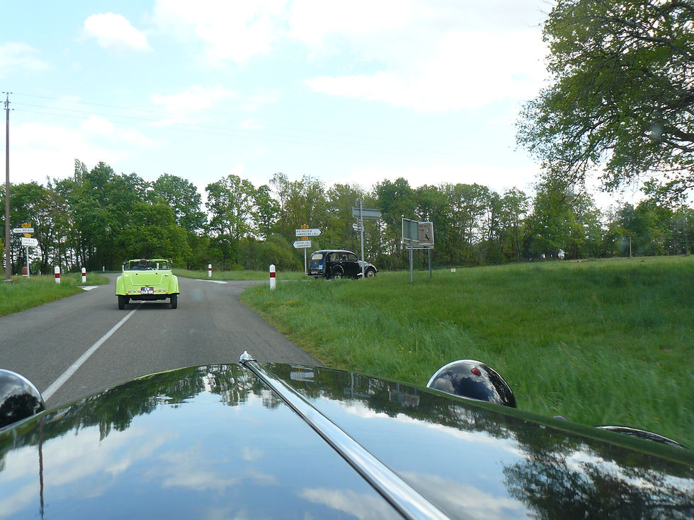 Soupapes et pistons Hasparren sortie avec Dynamic auto retro en Armagnac 24-4-16 (66)
