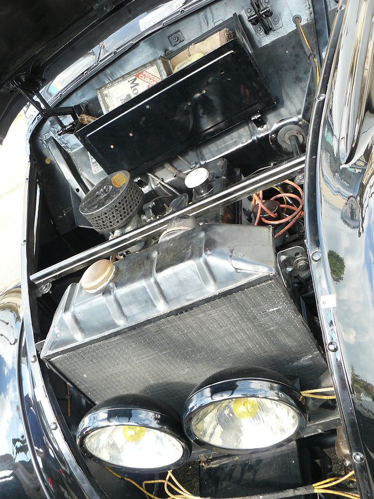 Soupapes et pistons Hasparren sortie avec Dynamic auto retro en Armagnac 24-4-16 (7)