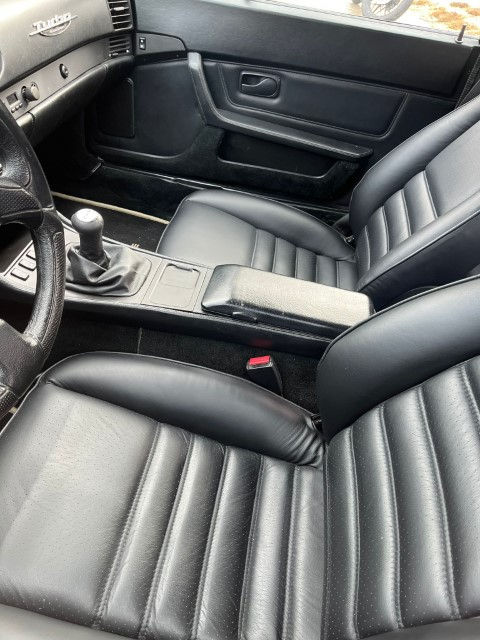 photos du rassemblement soupapes et pistons place des Basque Bayonne 1-2-26 (12)