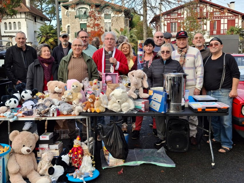 rassemblement-bayonne-noel-soupapesetpistons-2025 (12)