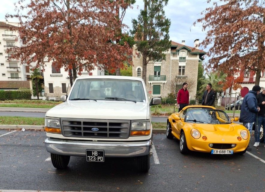 rassemblement-bayonne-noel-soupapesetpistons-2025 (15)