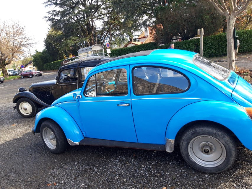 Soupapes et pistons en visite à Navarrenx (30)