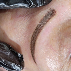 Microblading eyebrow