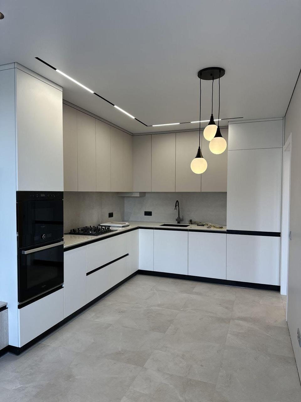 Modular Kitchen Image Minimal Minimal L-Shaped Modular Kitchen | Srivariinterior