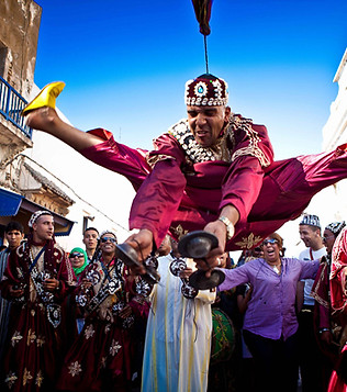 dancers-gnaoua-music-festival.jpg