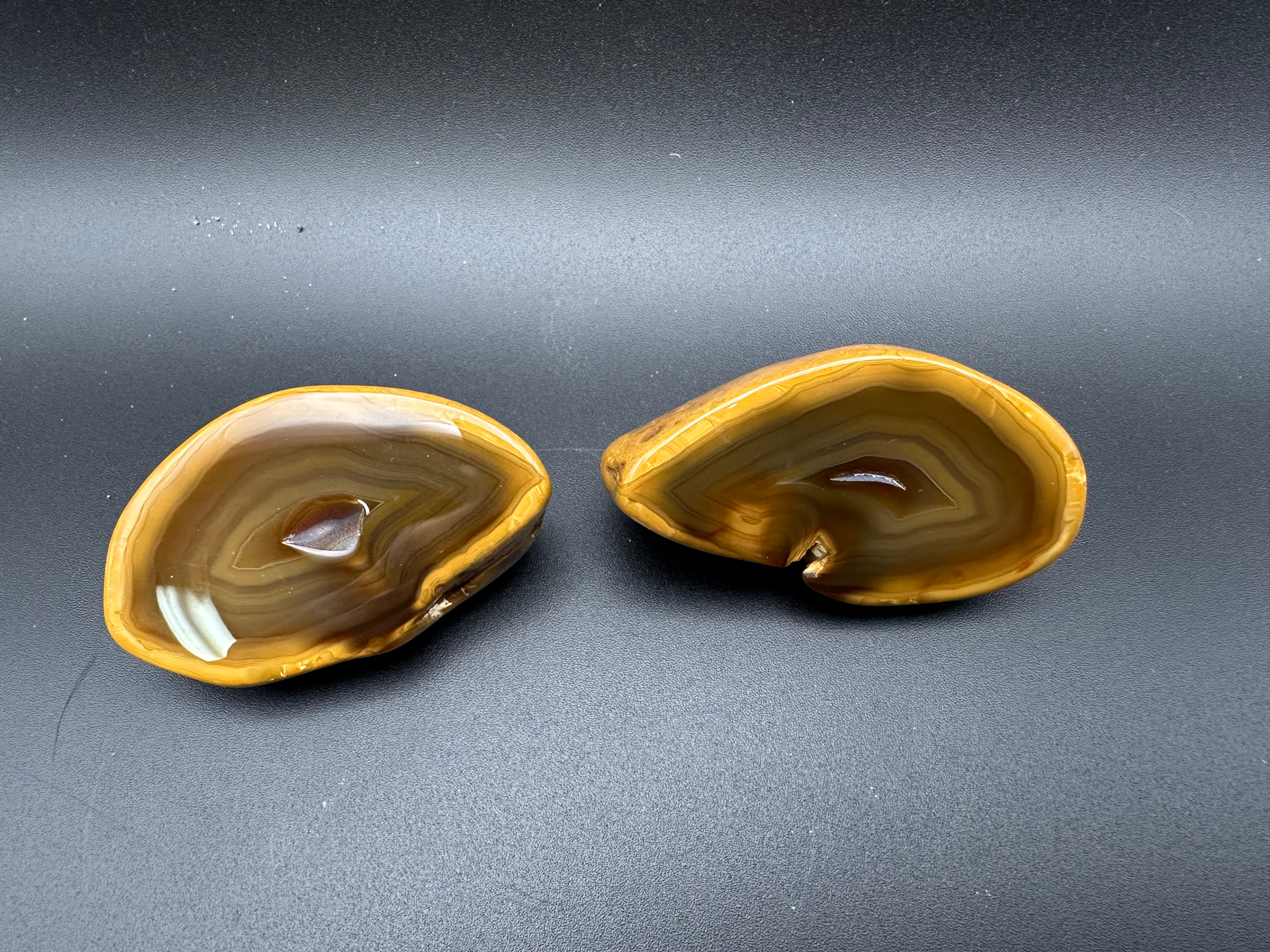 Calandria Agate Pair
