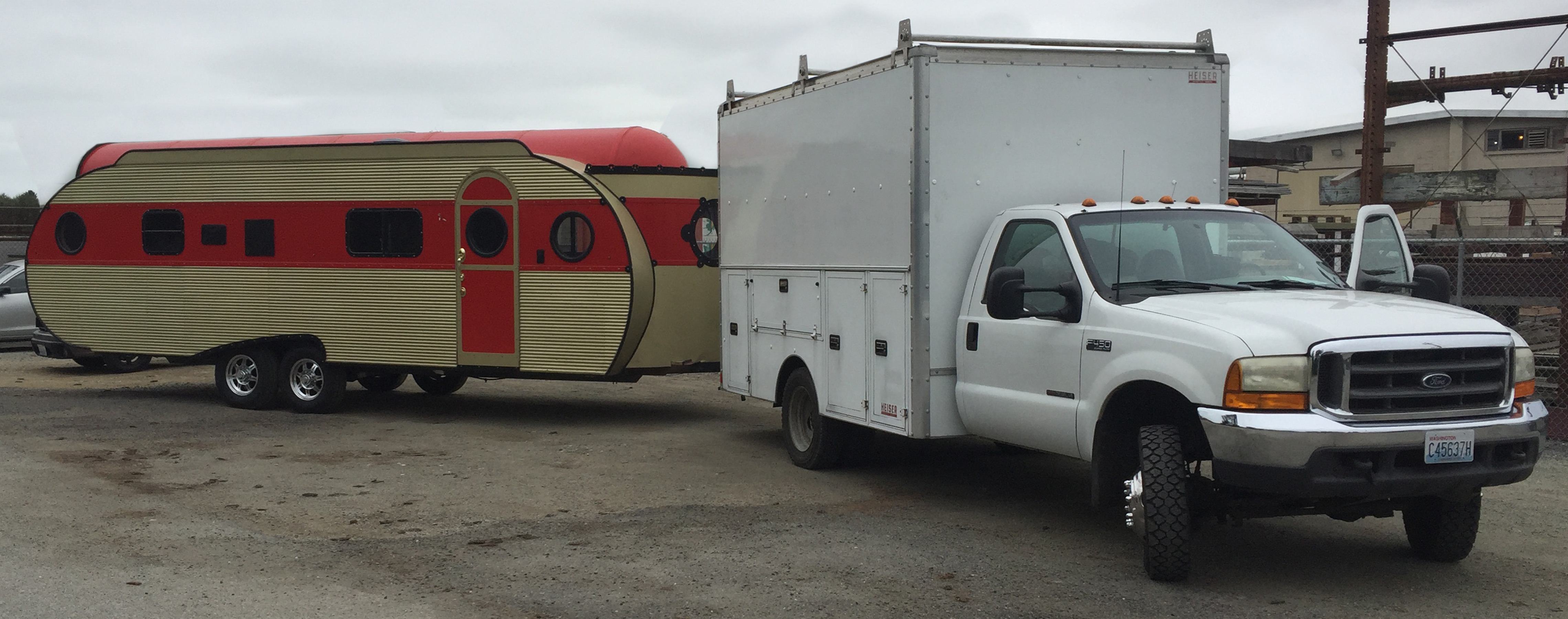 Truck & trailer leaving Smiley's