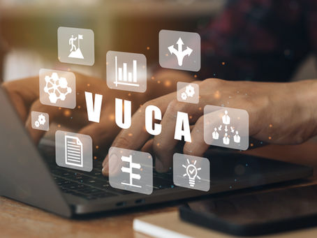 VUCA dünyasında SAP projeleri, yalnızca teknik bir entegrasyon süreci değil, aynı zamanda organizasyonel dönüşümün de bir aracı haline gelmiştir. Bu bağlamda, çevik liderlik ve sürekli öğrenme kültürü, projelerin başarısını belirleyen temel faktörler arasında yer almaktadır. Türkiye'deki uygulama örnekleri, bu stratejilerin etkinliğini ve sürdürülebilirliğini göstermektedir.
