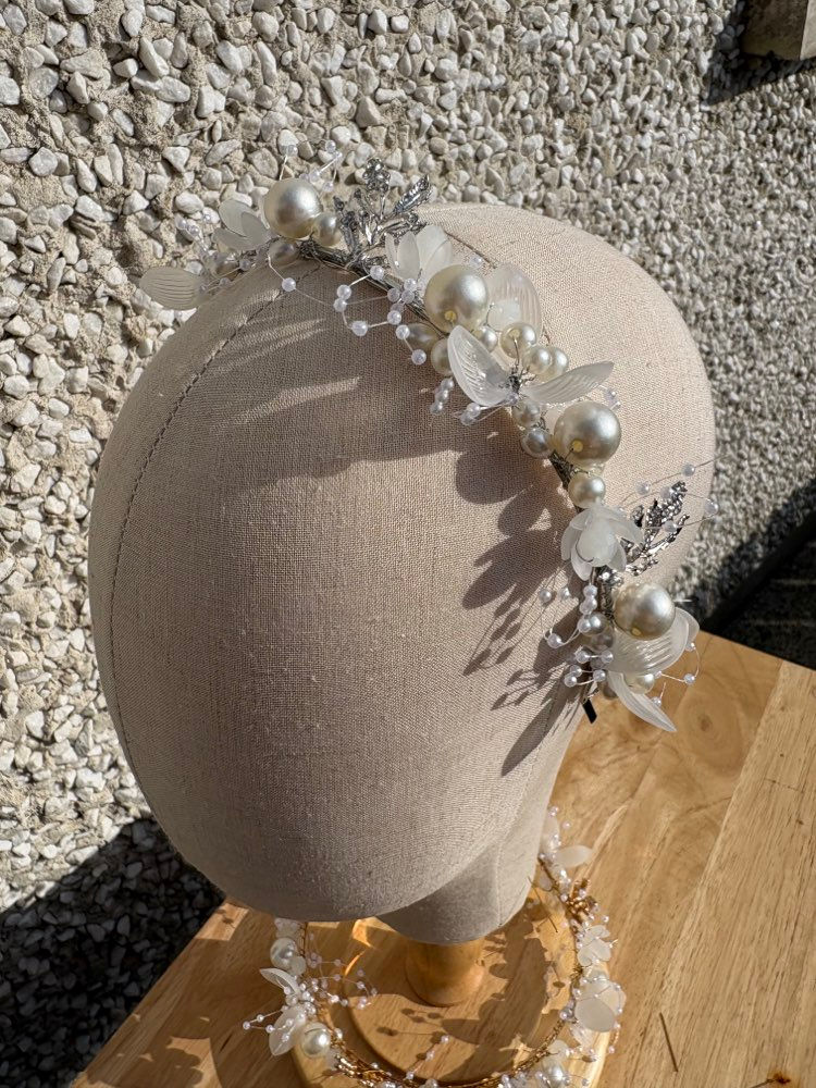 Thumbnail: Esmé Gold or Silver Pearl Floral Headband 