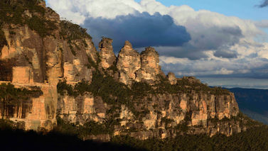 bask, the three sisters, meehni wimlah and gunnedoo, gattspeed, gattspeed wild, the three sisters, meehni, wimlah, gunnedoo, expanse, view, kedumba, shadow, cloud, dark, silhouette, katoomba
leura, blue mountains, australia, photography, picture frame, photo, print, picture, landscape photography,
frame, poster, wall art, national park, UNESCO, world heritage listed, office art, studio art, foyer art, natural environment art, forest, trees