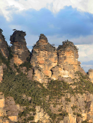 the three sisters, meehni wimlah and gunnedoo, gattspeed, gattspeed wild, the three sisters, meehni, wimlah, gunnedoo, expanse, view, kedumba, shadow, cloud, katoomba 
leura, blue mountains, australia, photography, picture frame, photo, print, picture, landscape photography, 
frame, poster, wall art, national park, UNESCO, world heritage listed, office art, studio art, foyer art, natural environment art,