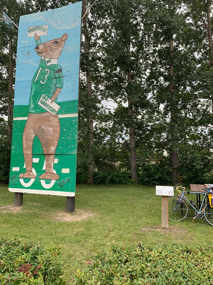 70347845_673707579772119_965952786413912