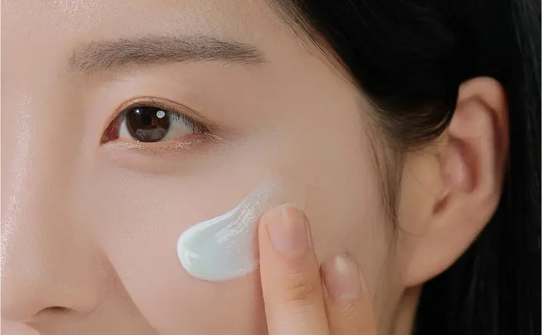 SKIN1004 Madagascar Centella Hyalu-Cica Water-Fit Sun Serum XXL SPF50+ PA++++ 100 ml