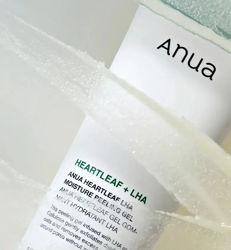 Envase de Anua Heartleaf + LHA Moisture Peeling Gel exfoliante coreano con LHA y Heartleaf