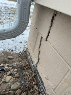 foundation cracks, home inspection, structural cracks, horizontal cracks, vertical cracks, diagonal cracks, home buying tips, basement cracks, concrete foundation, home inspector Nebraska, CNHInspections, signs of foundation problems, real estate inspection, foundation repair