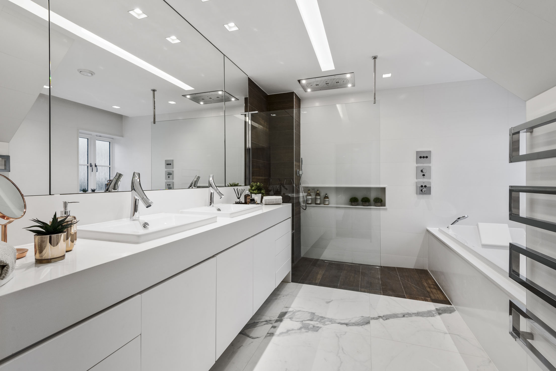 люстра в ванную натяжной потолок. люстры в ванную комнату на потолок. светильник для ванной. светильник в туалет на натяжной потолок. потолочный светильник dalar by romatti.