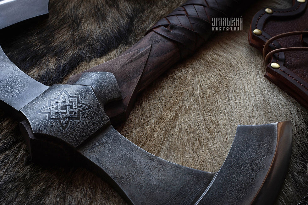 Миниатюра: "Секира ветра" с чехлом из кожи