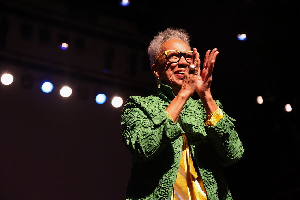 Pepe Álvarez-Colón y Awilda Sterling Duprey, Antes de… blindfolded . (Foto suministrada por el autor) 