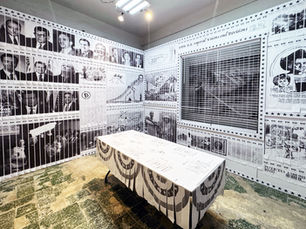 La balanza del poder: La Poli/Gráfica, :Pública, Lisa Ladner y Garvin Sierra