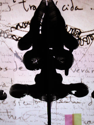 Fotografía y abstracción: Tari Beroszi ante la representación de una realidad intangible