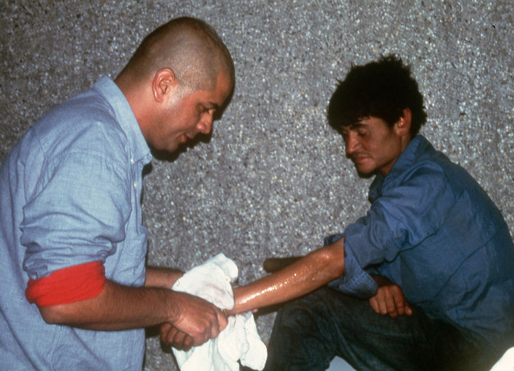 Rosenberg Sandoval, Baby Street (1998-1999). Documentación del performance Baby Street (1998-1999), Museo de Arte Moderno de Bogotá. (Fotos suministrada por el artista)