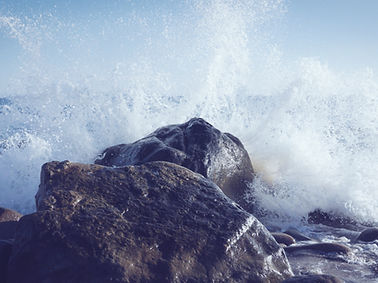 Ocean Waves Crashing