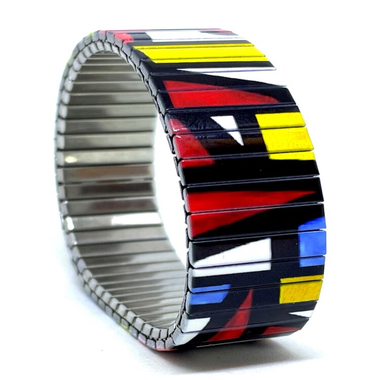 A bold 22mm stainless steel stretch bracelet featuring the Checkers Maze Mondrian design in a polished finish. The wide profile gives the artwork maximum impact, while the clasp-free construction makes it easy and comfortable to wear. Waterproof, scratch-resistant and nickel-free, each bracelet is handmade in London and presented in a gift box. by Urband London