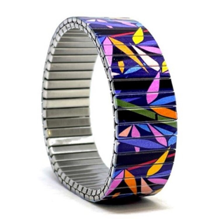 18mm stainless steel stretch bracelet featuring the Flowers Garden blue bamboo artwork in a polished finish. Clasp-free, waterproof, scratch-resistant and nickel-free. Handmade in London and supplied in a gift box. by Urband London