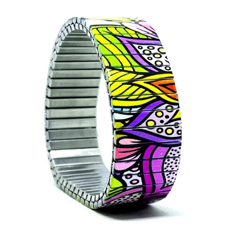 18mm stainless steel stretch bracelet featuring the Flowers Daisies pastel leavs artwork in a polished finish. Clasp-free, waterproof, scratch-resistant and nickel-free. Handmade in London and supplied in a gift box. by Urband London
