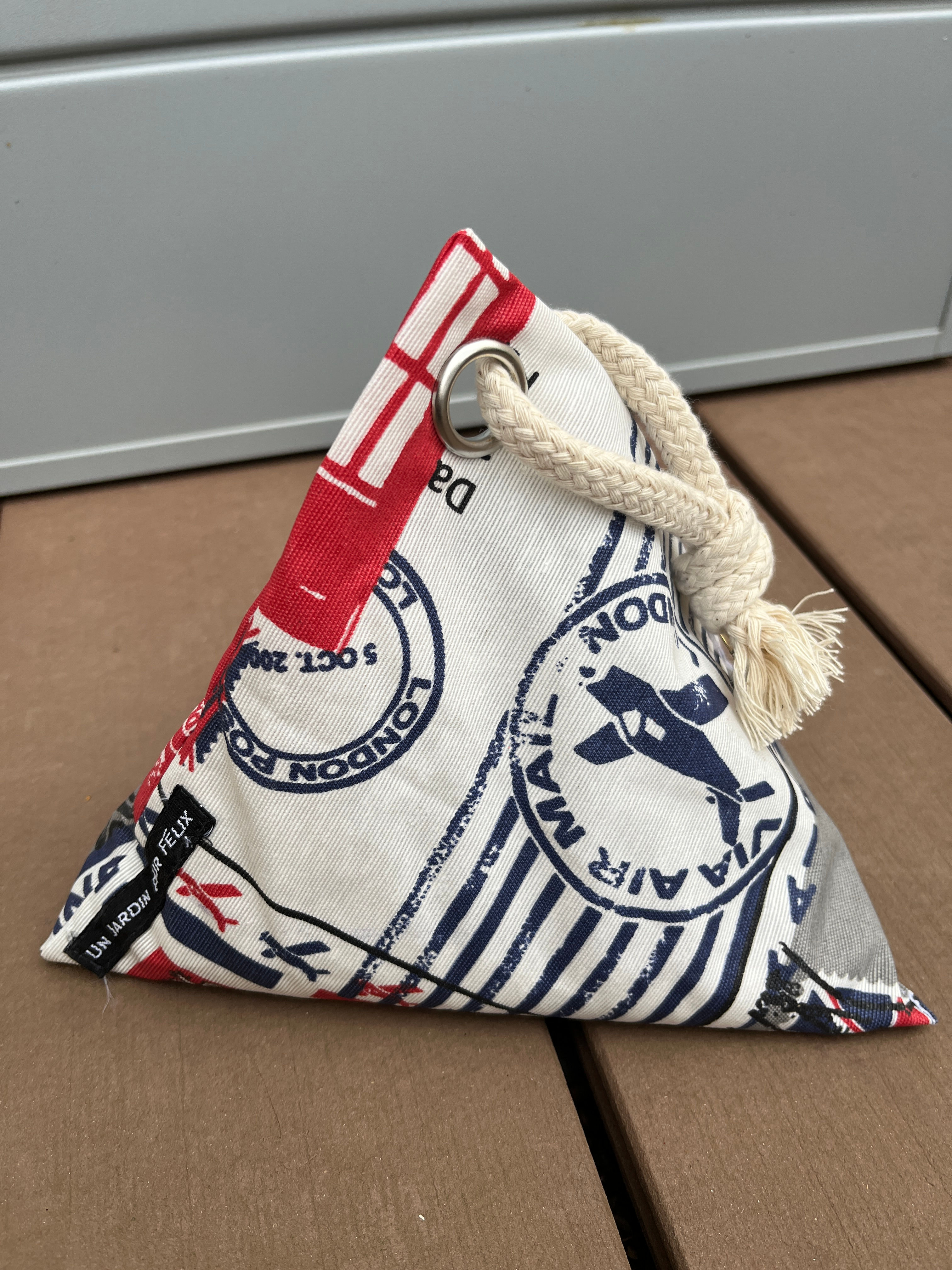 Cale-Porte triangulaire gris imprimé via air mail London 