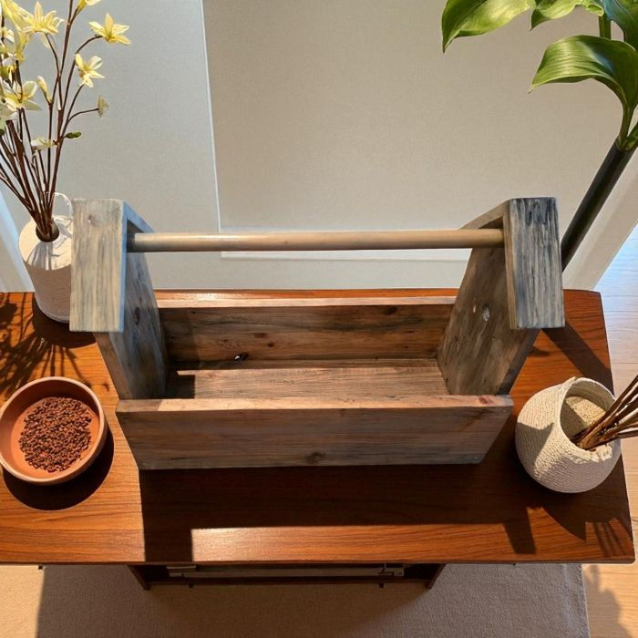 Birdhouse Toolbox Caddy from inside