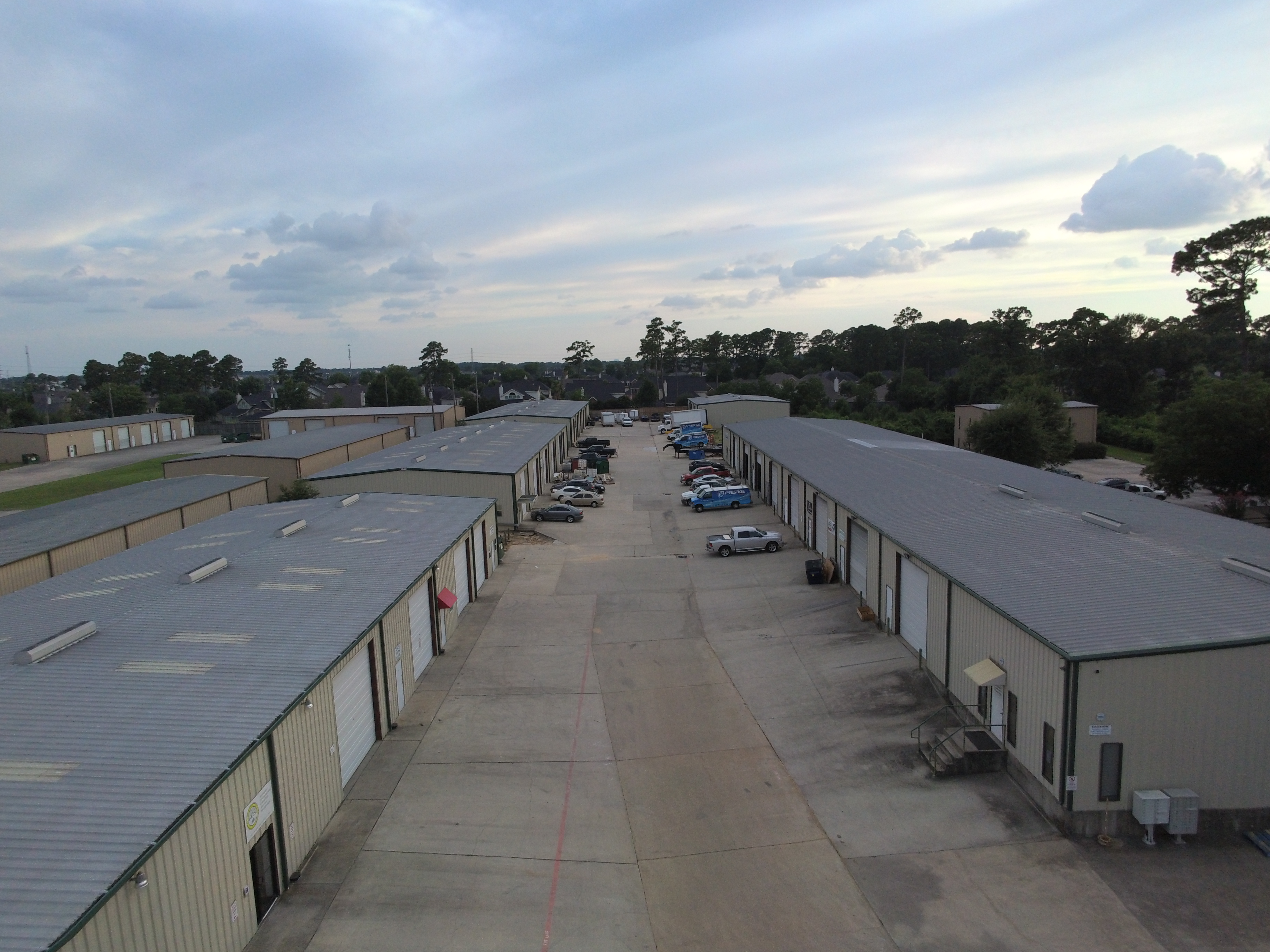 Office warehouse space Tomball For Lease