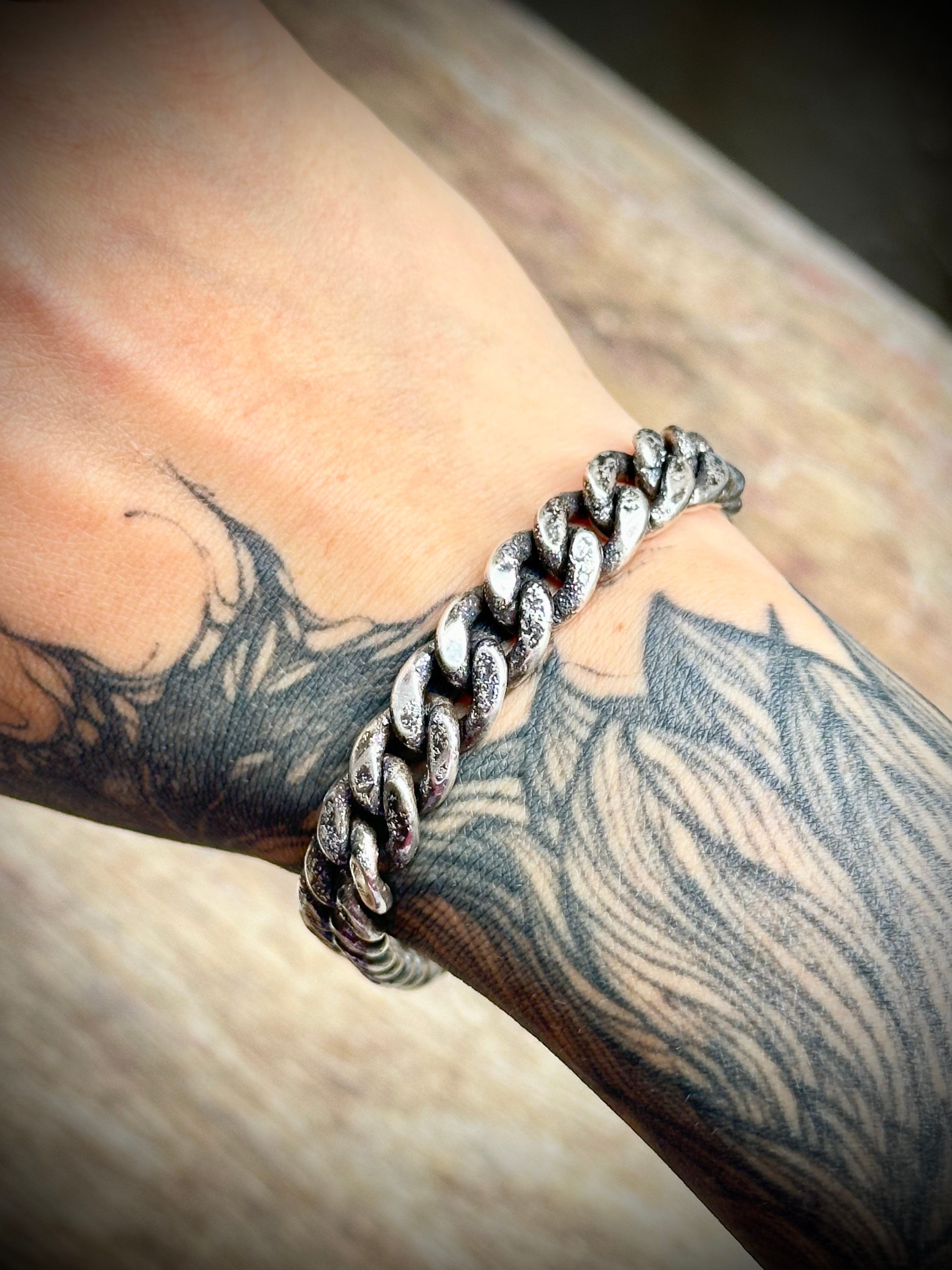 Handmade bold chain link bracelet with rustic finishing - 10mm