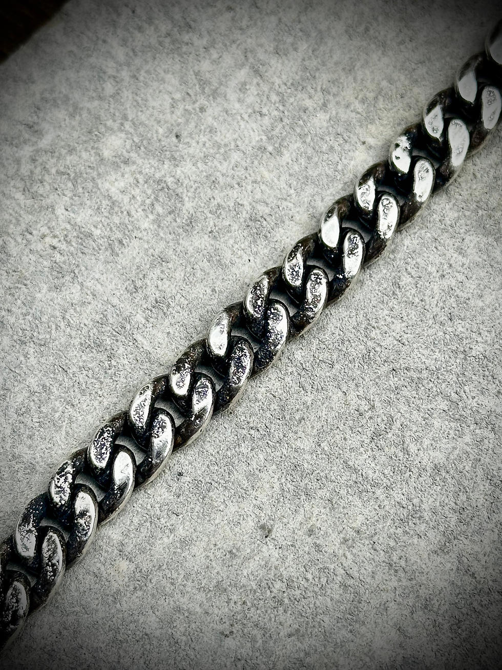 Thumbnail: Handmade bold chain link bracelet with rustic finishing - 10mm