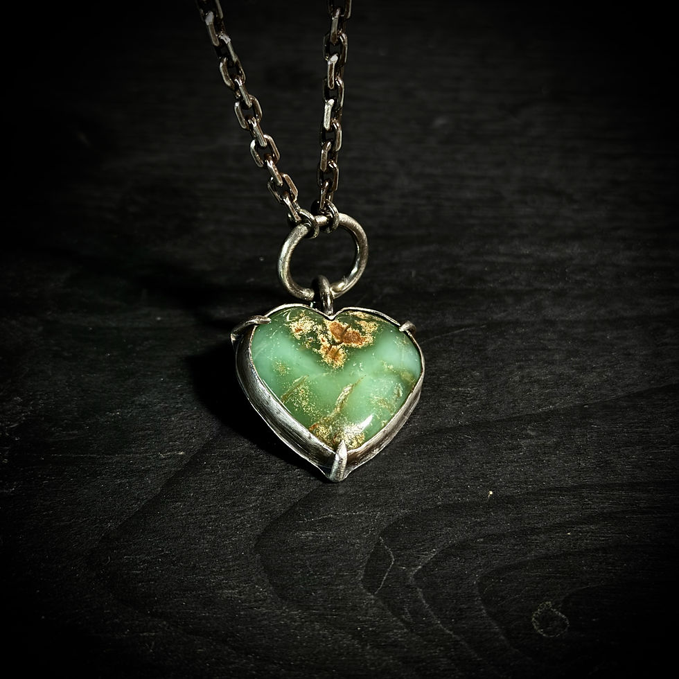 縮圖：Handmade silver necklace with heart shape green Chalcedony
