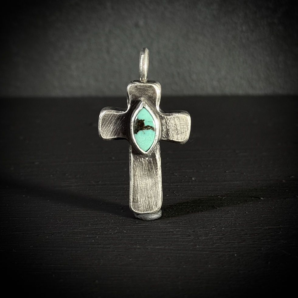 縮圖：Handmade silver hollow cross necklace with marquise turquoise