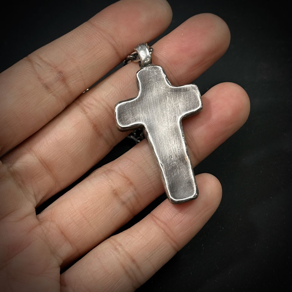 縮圖：Silver hollow cross pendant necklace